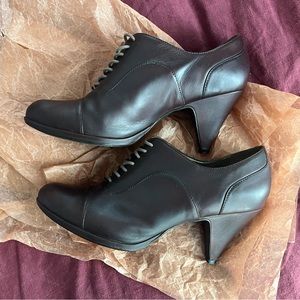 Steve Madden Deep Brown Lace U Ankle Booties Size 8.5